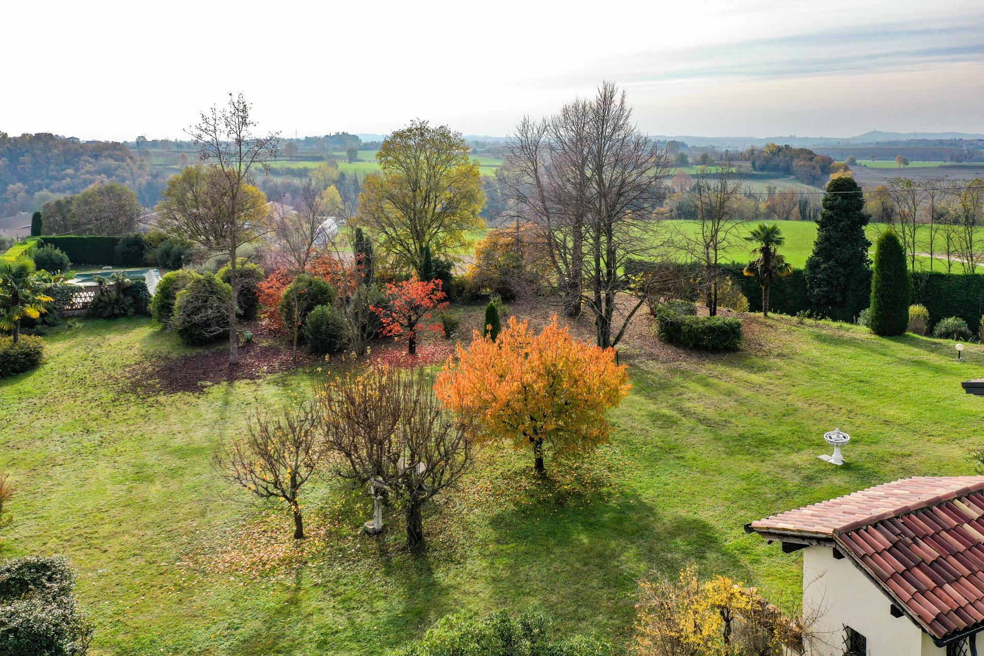 Rustico, casale romantico,  nelle colline di Ponti sul Mincio, vendesi